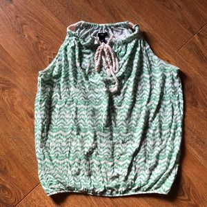 Cute top with tie neck, halter top